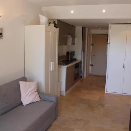 Appartamento Avec Terrasse Port De *