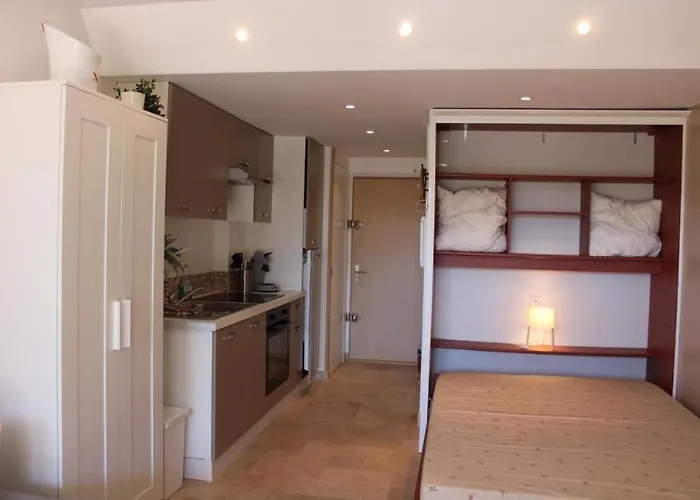 Avec Terrasse Port De *